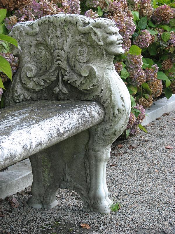 2008-10-12_Tiverton_Newport_Mansions 016.jpg